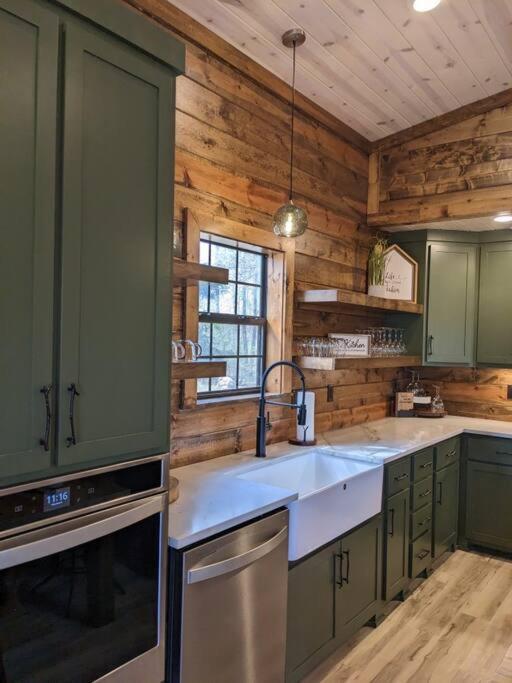 Lofted Pines Fun Family Friendly Holiday home *